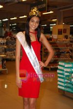 Miss India Neha Hinge at World Kitchen in Malad on 6th Sept 2010 (29).JPG